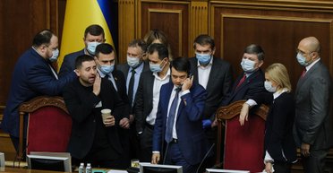 Політичне родео. Шмигаль може змінити Вітренко, а дострокових виборів не буде — прогноз