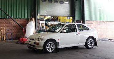 Капсула времени за $250 000: найден культовый спорткар Ford 90-х в новом состоянии (видео)