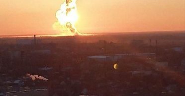 "Стекла повыбивало за 7 км": Defense Express о последствиях атаки на аэродром "Энгельс"