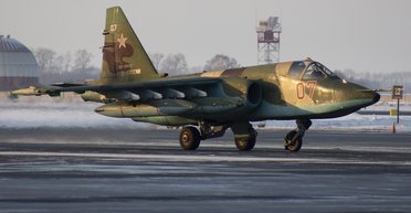 Наліт БПЛА на три аеродроми в РФ: знищено літаки, багато загиблих пілотів, — джерела Фокусу