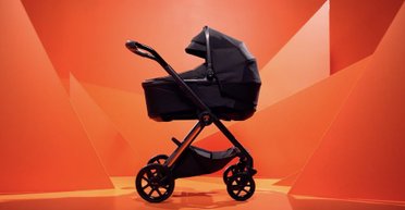 Эксклюзив для юных автомобилистов: Lamborghini представила детскую коляску (видео)