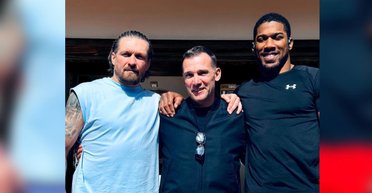 "Когда-то нам посчастливится сыграть вместе": Усик и Джошуа встретились с Андреем Шевченко (фото)