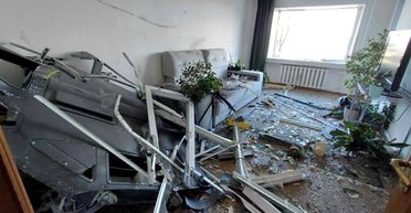 "Один випадок на мільйон": у Дніпрі до квартири залетів "Шахед" і не вибухнув (фото)