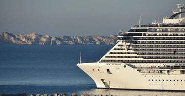 "Щастя таки продається": член екіпажу показав найдорожчу каюту на круїзному лайнері (відео)