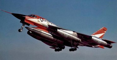 Бомбардировщик B-58 Hustler: пару слов о легенде
