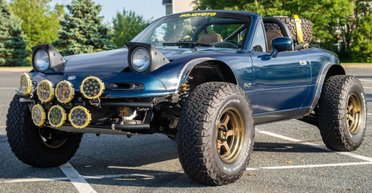 Знаменитый спорткар Mazda превратили в брутальный внедорожник за $13 500 (фото)