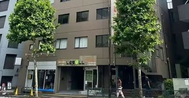 Тесную квартиру для аренды площадью 6 "квадратов" назвали большим туалетом (фото)