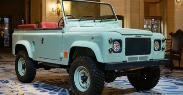 Двигун V8 і ціна $280 000: культовий Land Rover Defender отримав особливу версію (фото)