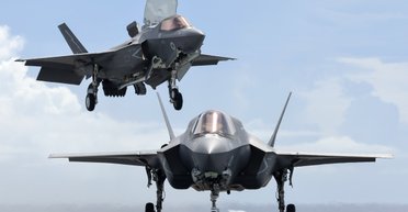 Парти замість штурвалів: затримки в підготовці льотчиків Королівських ВПС