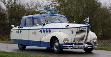 От создателя бикини: на аукцион выставили уникальную сухопутную яхту (фото)