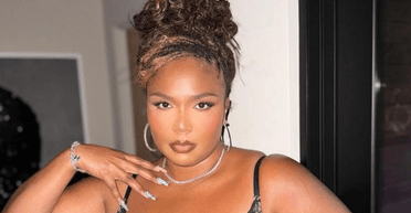 Схудла Ліззо показала фігуру в бікіні (відео)