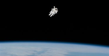 Один на один із безоднею: астронавт згадав про "найстрашніше фото", зроблене в космосі