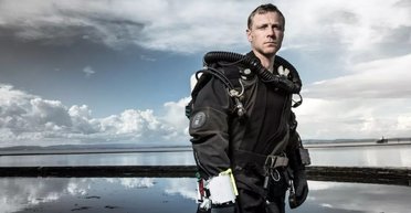 У непроглядній темряві та під водою: чоловік розповів про "найнебезпечнішу роботу у світі" (фото)