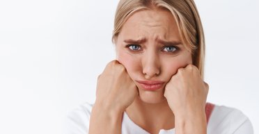 Как избавиться от мимических морщин: 10 советов, которые вернут коже молодость