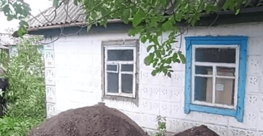 Женщина подарила переселенцам целый дом: что они там сделали (фото)