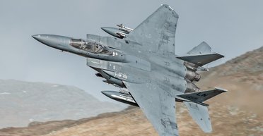 Льотчики F-15E промахнулися по БПЛА: чому гармата Гатлінга виявилася неефективною