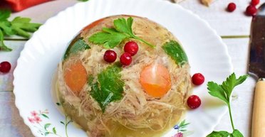 Король великоднього столу: рецепт холодцю з рульки та курки