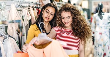 Викиньте це зі свого гардеробу: топ 5 антитрендових речей, яких варто позбутися