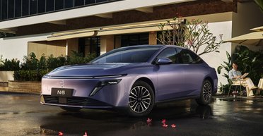 Nissan вивів на ринок стильний сімейний седан за $15 500 із витратою 2,8 л/100 км (фото)