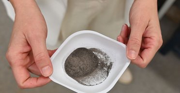 Люди массово викидають сонячні панелі, однак вони виявились цінним ресурсом: як цим скористатися