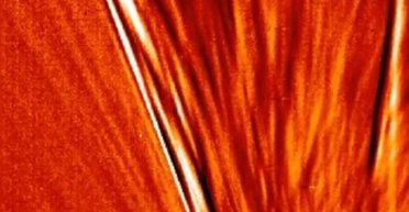 Solar Orbiter уперше зафіксував структуру, що виходить від Сонця на мільйони кілометрів (відео)