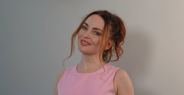 Известная украинская актриса кардинально изменила цвет волос и стрижку: "Это прям истерика"