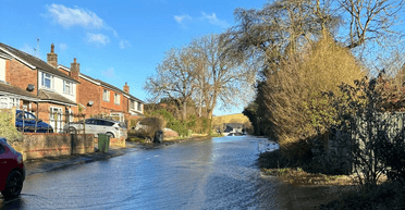 "Нікому до нас немає діла": жителі "затопленого" села благають про допомогу (фото)