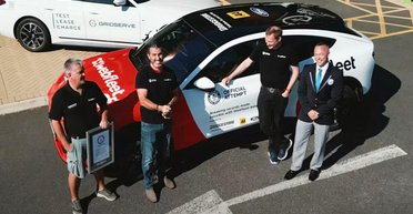 Более 900 км: электрокар Ford установил новый рекорд запаса хода без подзарядки (видео)