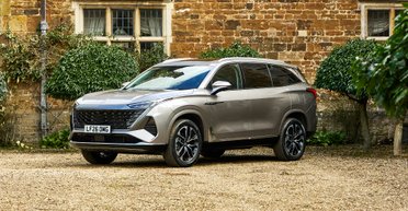 У Європі з'явився потужний і недорогий суперник Hyundai Santa Fe від MG (фото)