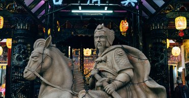 Балансуючи на канаті. Чому Україні доведеться обирати, з ким вона – з Китаєм чи США