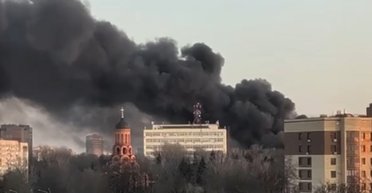 Супутник показав наслідки удару по "Кремній-Ел" в Брянску: Storm Shadow пробили дах (фото)