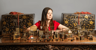 Гадки не мали, що це таке: сім'я знайшла сотні рідкісних прикрас на горищі (фото)