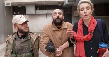 Журналисты CNN в прямом эфире освободили заключенного в Сирии: он оказался палачом Асада (видео)