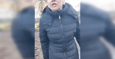 Выкрикивала угрозы и набросилась с кулаками: в Польше женщина напала на украинку с ребенком (видео)