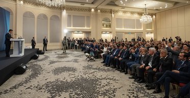 Азартные игры. Как за 95 дней сложились отношения Зеленского с олигархами и что он пообещал бизнесу