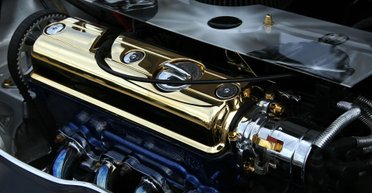 Розмір має значення: автомобілі з найбільшими двигунами в історії (фото)