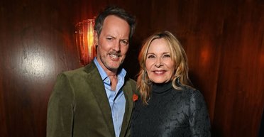 69-летняя Ким Кэттролл тайно вышла замуж за бойфренда, который младше ее (фото)