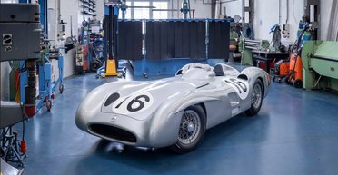 Настоящий эксклюзив: раритетный Mercedes 1954 года ушел с молотка за $54 миллиона (фото)