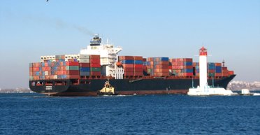 Украина возобновляет перевозку контейнеров по Черному морю: названы сроки (видео)