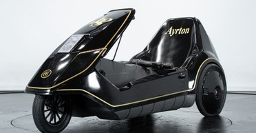 На продажу выставили раритетный и необычный электробайк Айртона Сенны (фото)