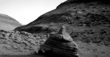 Curiosity обнаружил на Марсе камень, напоминающий популярное эмодзи (фото)