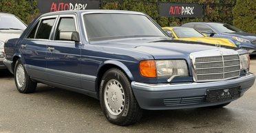Їх випустили лише 349: у Києві продають броньований Mercedes 90-х із малим пробігом (фото)