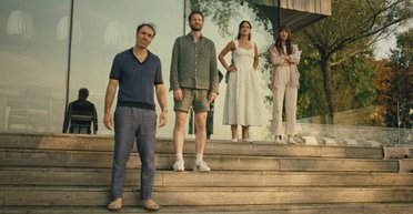 "Сплітсвіль" або Прощавай, моногамія: якою вийшла нова комедія з Дакотою Джонсон