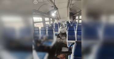 На Харьковщине ВС РФ атаковали электричку FPV-дроном: есть погибший