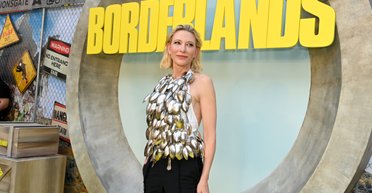 Кейт Бланшетт з'явилася на публіці в кольчузі зі 102 ложок