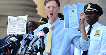 "Ласкаво просимо до міста страху": у США студенти отримали лякаюче послання (фото)