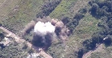 Східний плацдарм: 26 бригада ЗСУ ефектно знищила ворожу гаубицю Д-30 (відео)