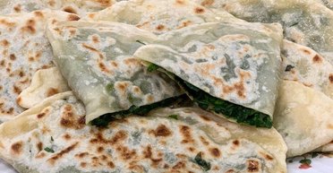 Лепешки с зеленью: как приготовить настоящие кутабы