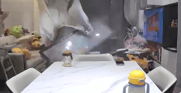 "Вихоплював" із квартир: у Китаї люди стали жертвами сильного вітру (фото)