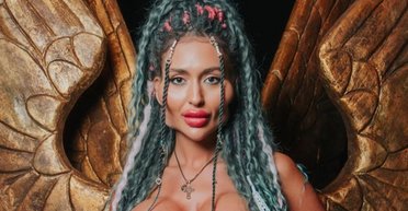 Українка з найбільшими вилицями у світі показала, як вона виглядала 9 років тому  (фото)